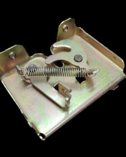 Vespa type seat latch